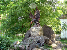Скульптура в курортном парке