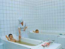 Детское отделение, лечебные ванны