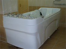 Лечебная ванна с гидромассажем